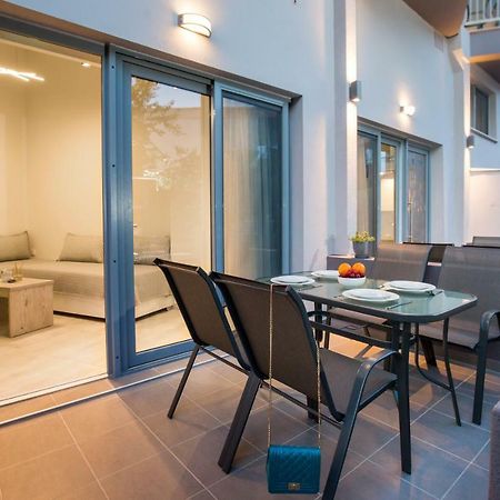 Mr & Mrs K Lofts Apartment Potos Bagian luar foto