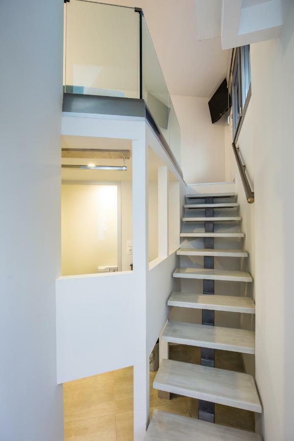 Mr & Mrs K Lofts Apartment Potos Bagian luar foto